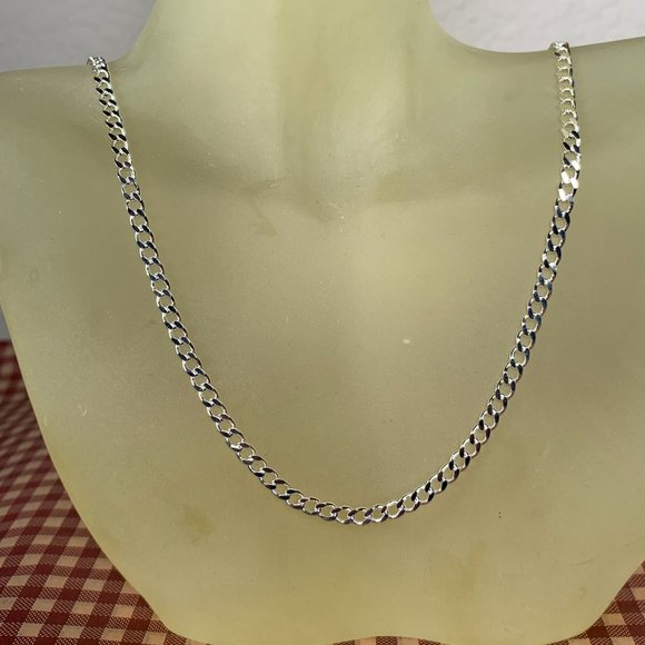 NEW 9 grams 22" Italian Curb Chain Necklace in Sterling Silver - Picture 2 of 5